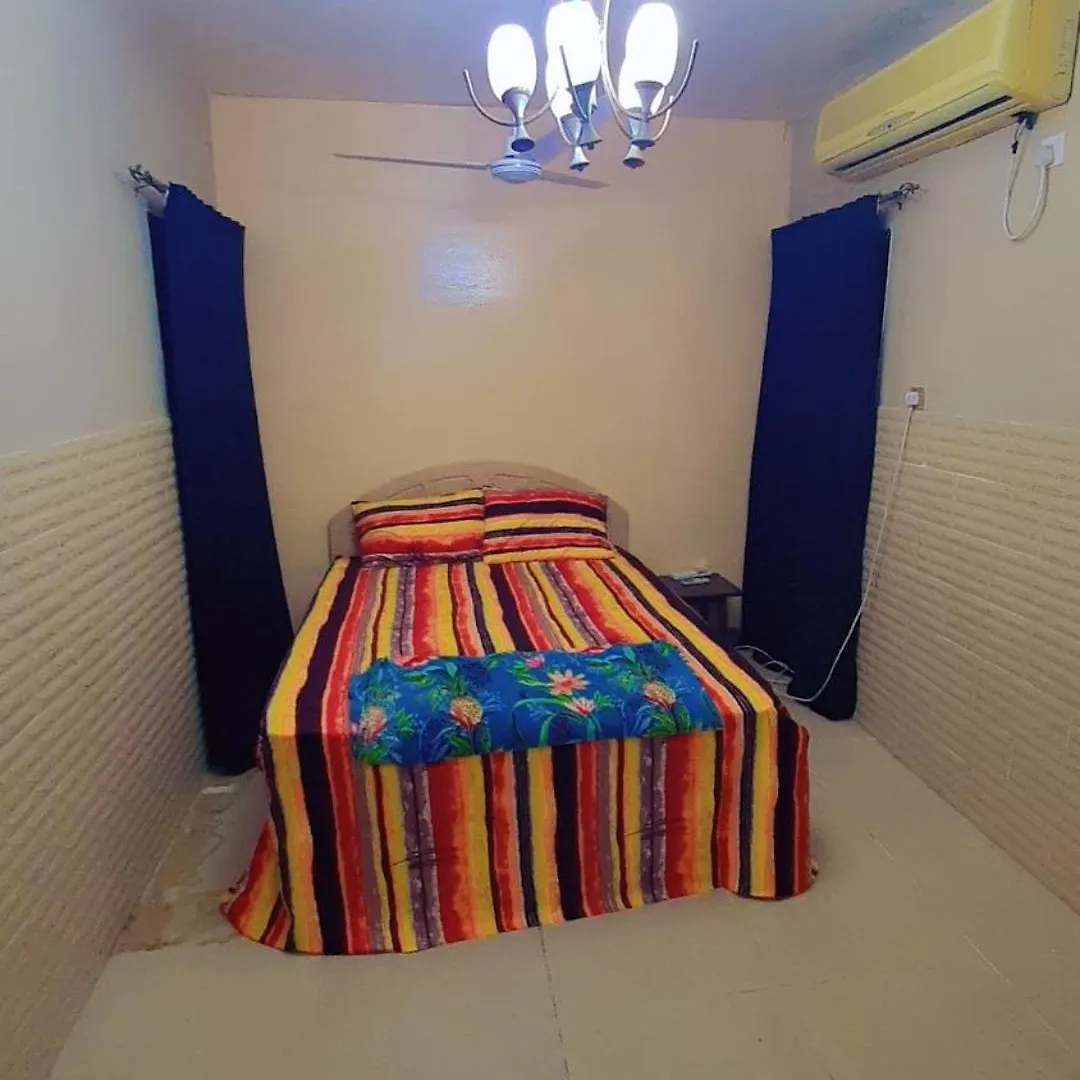 Fully Furnished Bedroom With Shared Bathroom In A Villa Szardża
